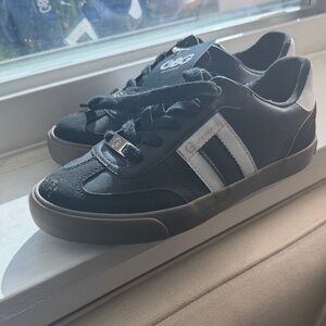 GBG Los Angeles Kids Sneakers in Black and White